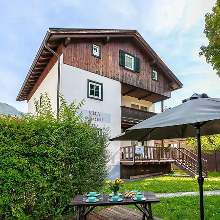 Schoenfeld Apartment